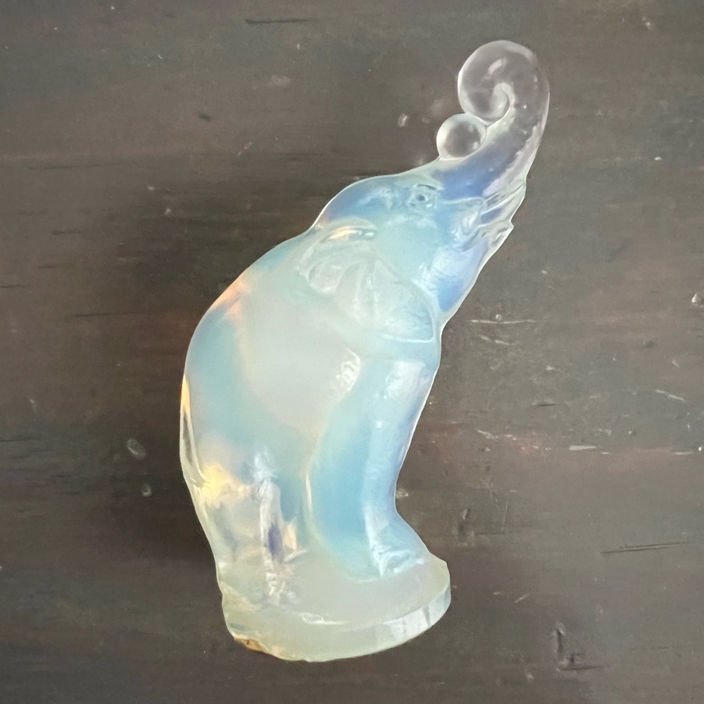 Sabino Opalescent Crystal Elephant Sculpture Rare Vintage Circa 1920’s.